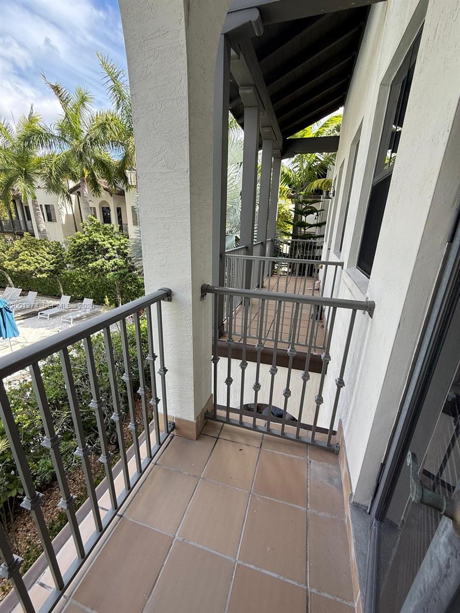 DOWNTOWN DORAL DUTCHER - Residential Lease