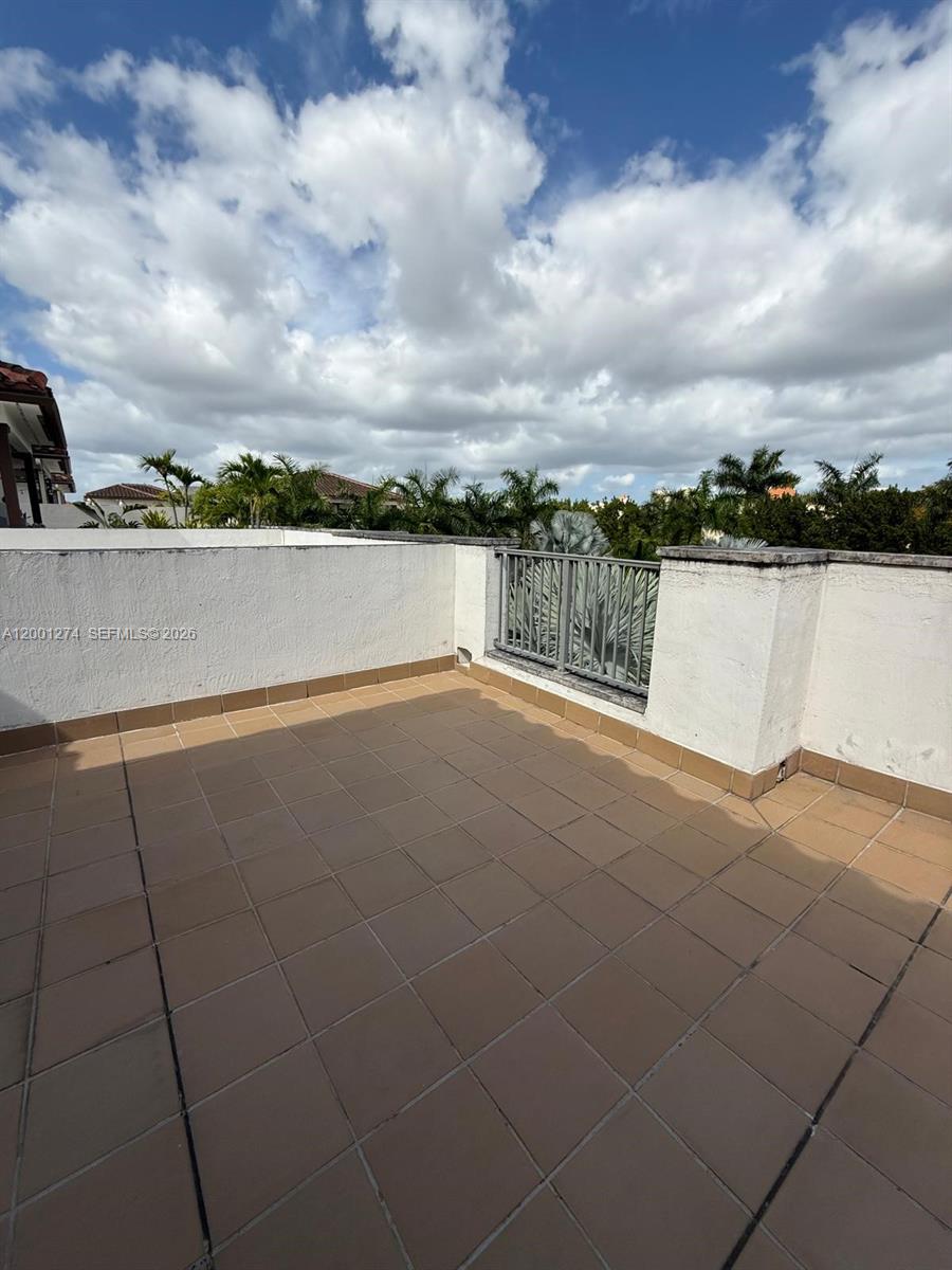 DOWNTOWN DORAL DUTCHER - Residential Lease