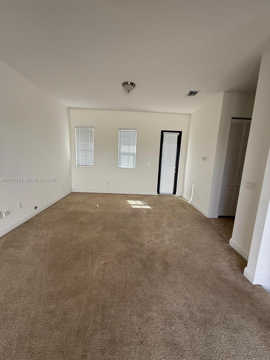 DOWNTOWN DORAL DUTCHER - Residential Lease