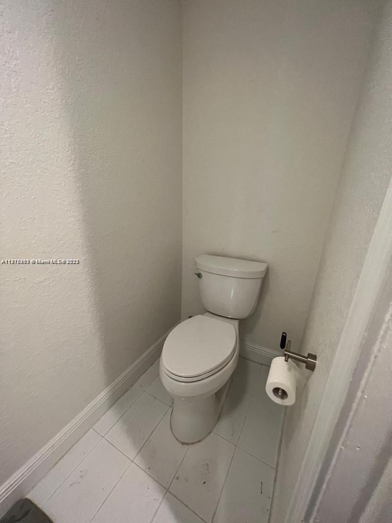 COURTYARDS AT KENDALL CON - Residential