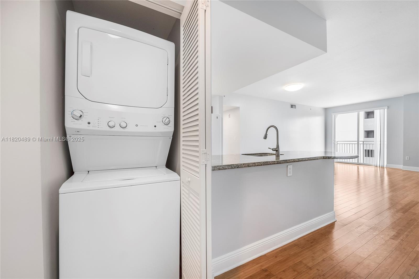 DOWNTOWN DADELAND CONDO N - Residential