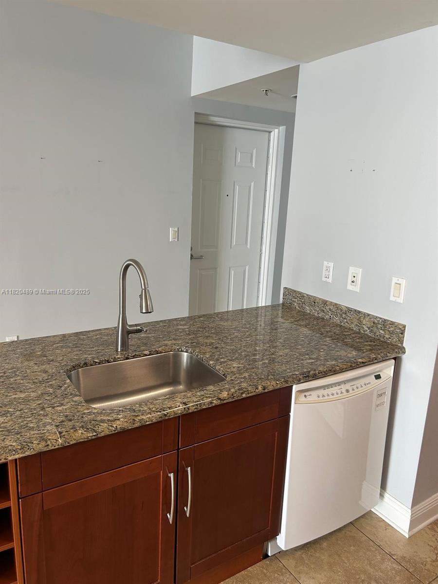 7280 SW 89th St D501