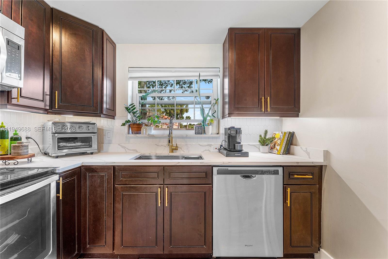 REPUBLIC SQUARE CONDO - Residential