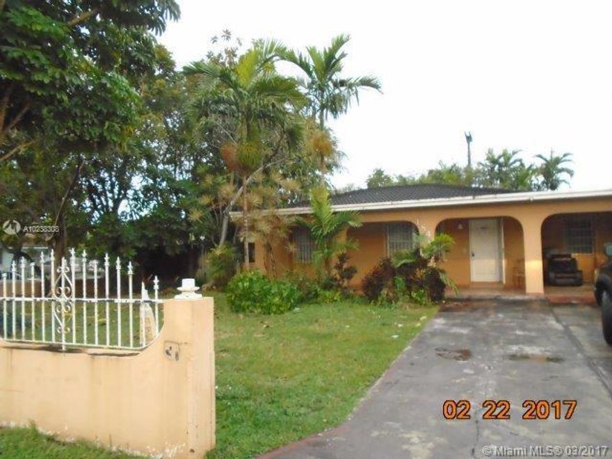 This 3B/3B is a corner lot with a covered terrace, lots of potential and centrally located near shops & public transport. Perfect for a large family.  Property sold as-is.