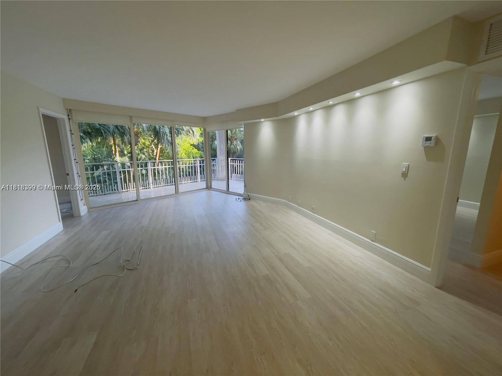 TOWERS OF QUAYSIDE CONDO - Residential Lease
