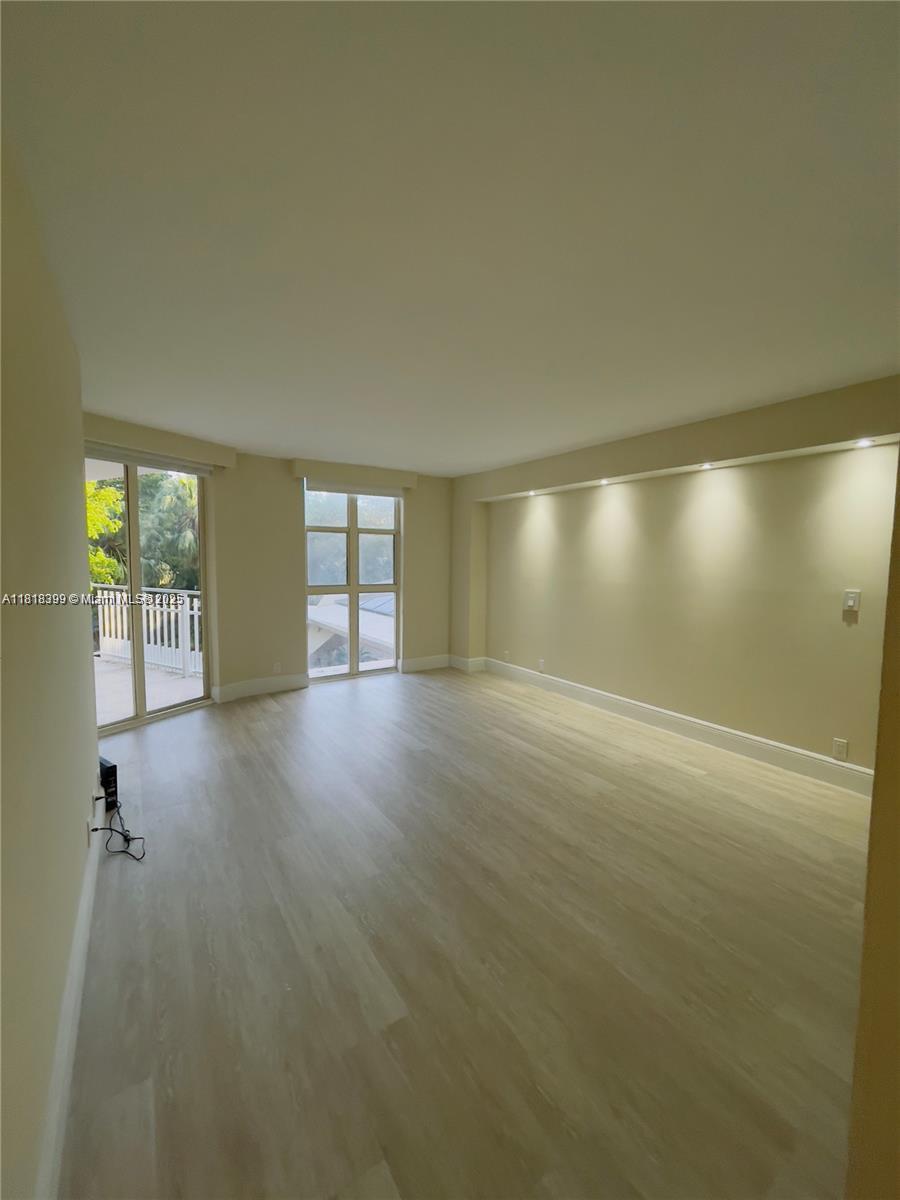TOWERS OF QUAYSIDE CONDO - Residential Lease