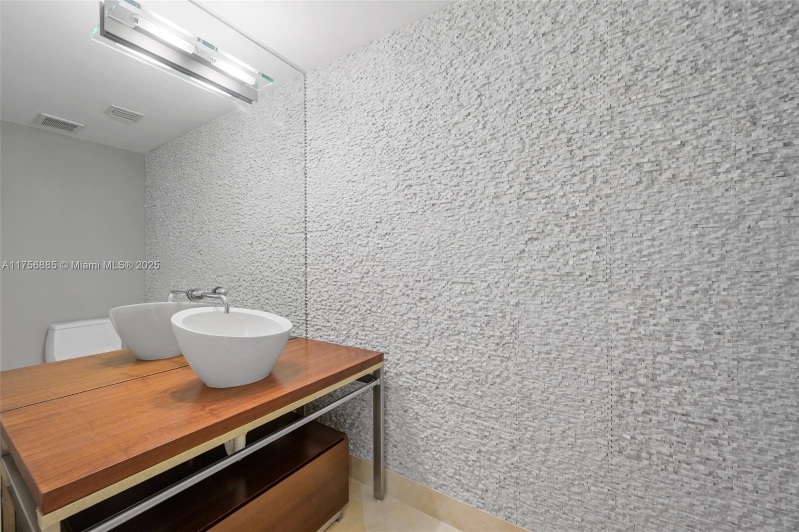 SAYAN CONDO - Residential Lease