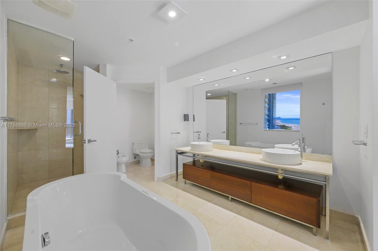 SAYAN CONDO - Residential Lease