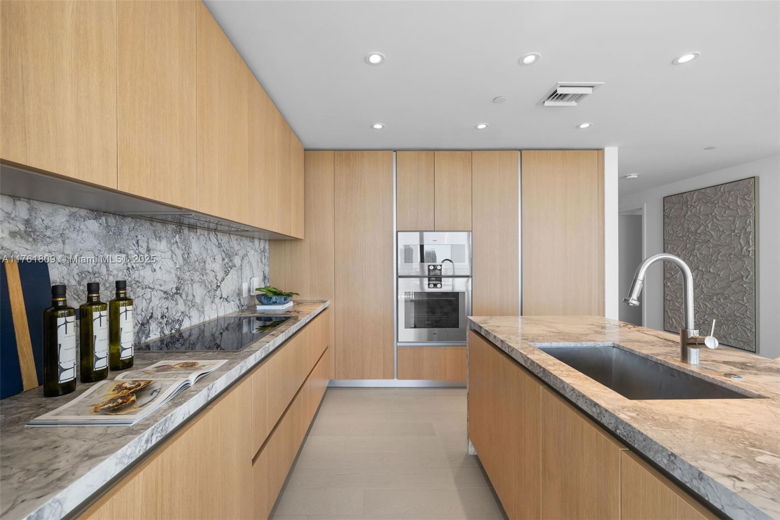 FIVE PARK - Residential