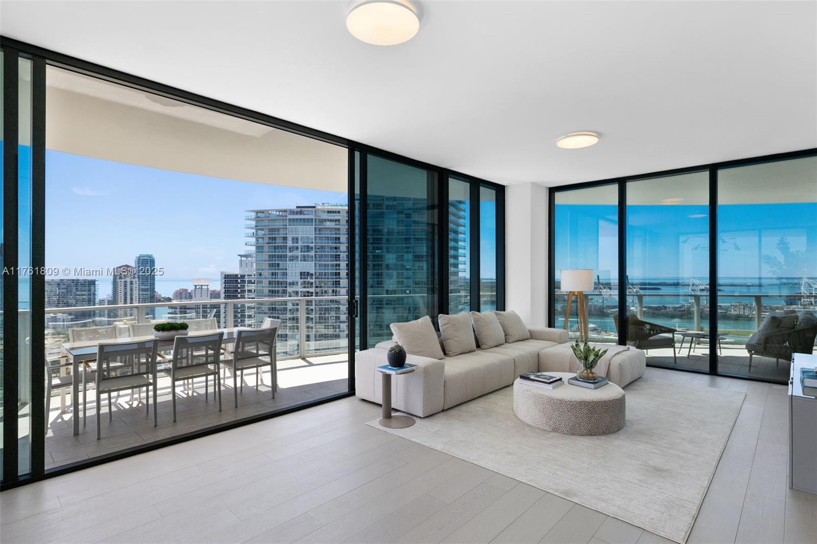 FIVE PARK - Residential