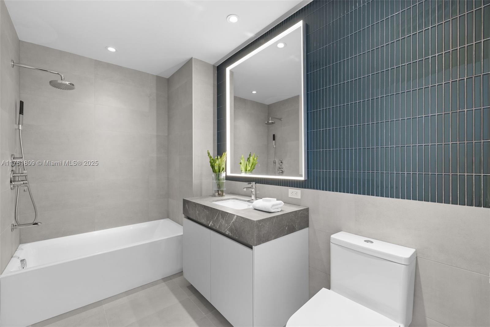 FIVE PARK - Residential