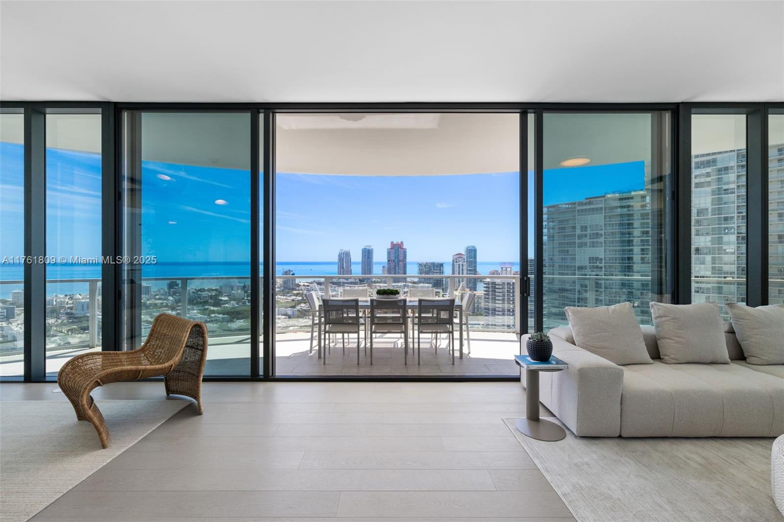 FIVE PARK - Residential