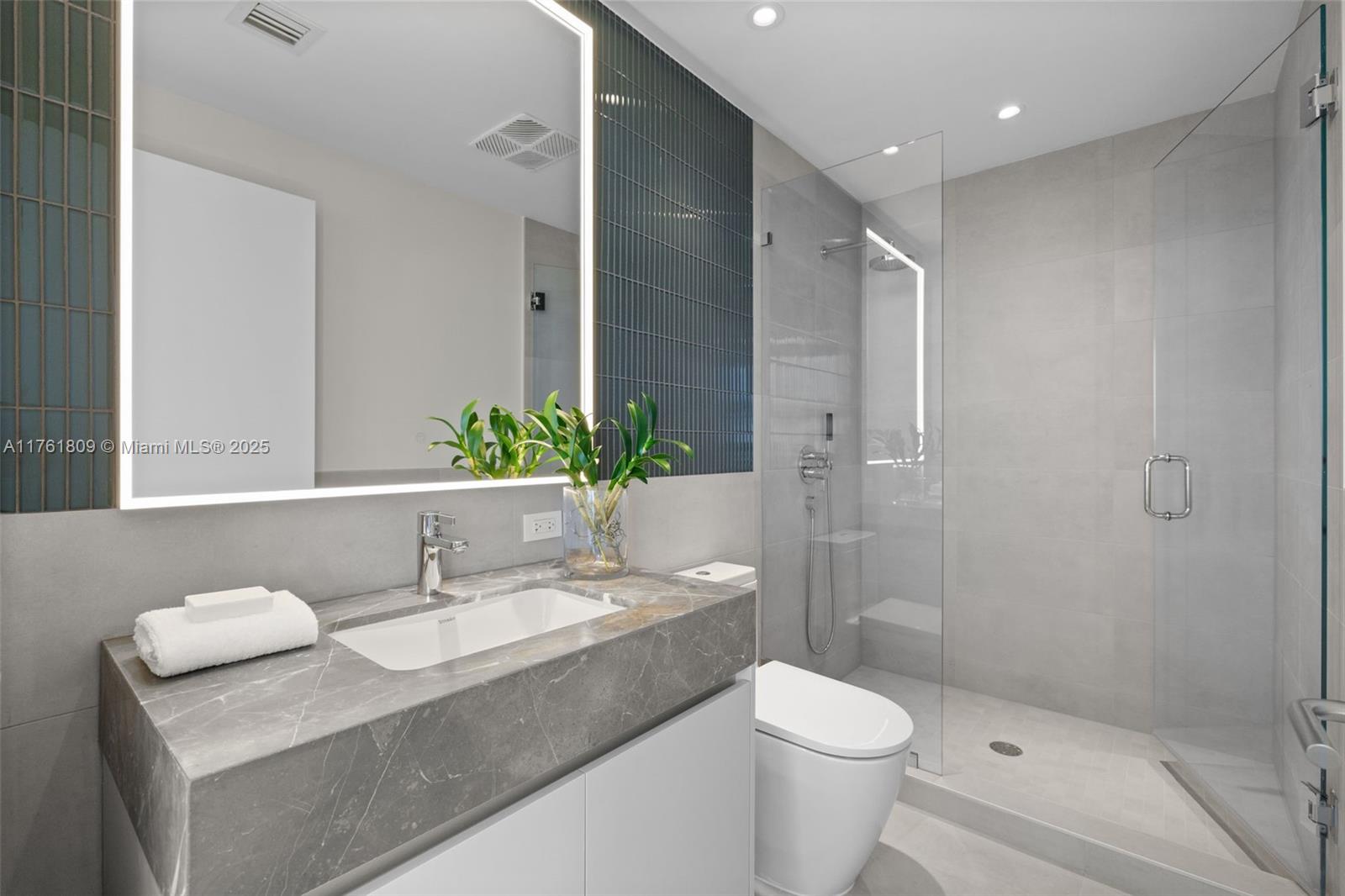 FIVE PARK - Residential