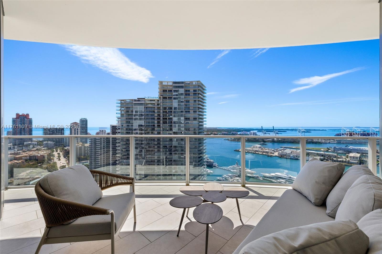 FIVE PARK - Residential