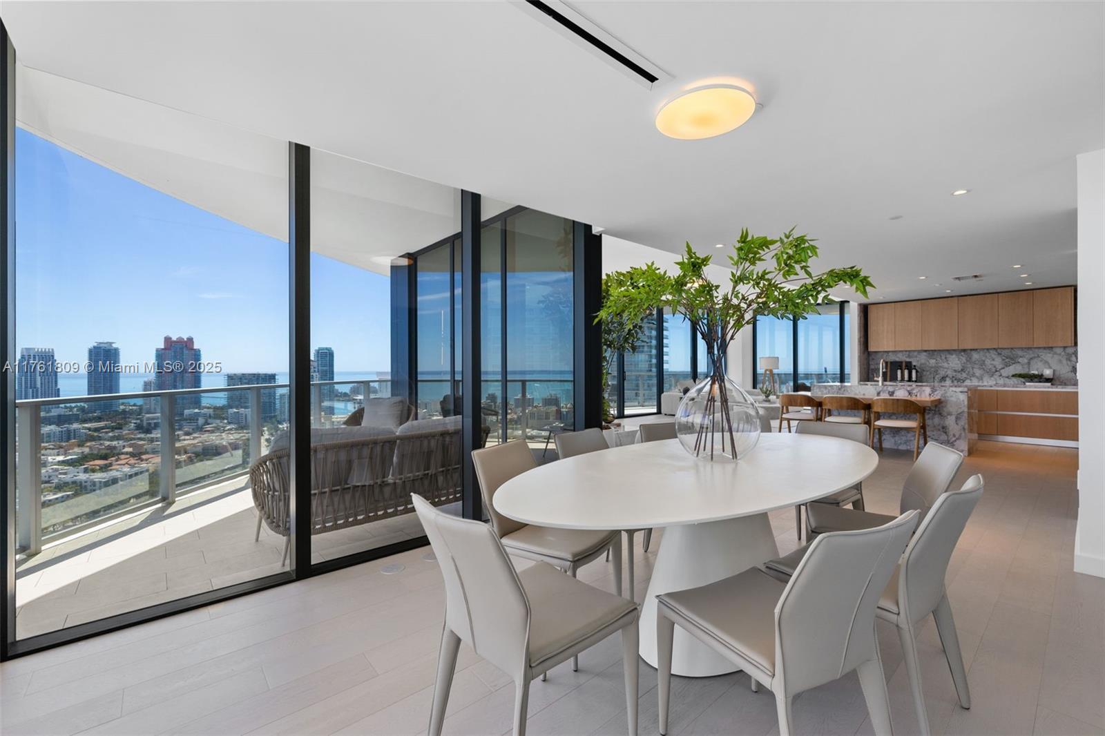 FIVE PARK - Residential