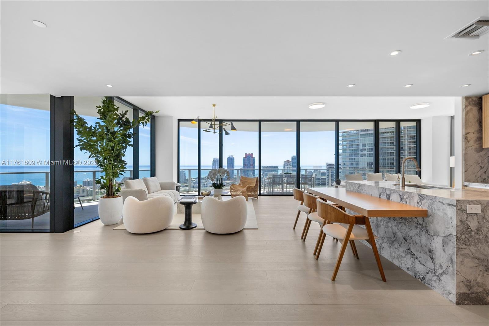 FIVE PARK - Residential