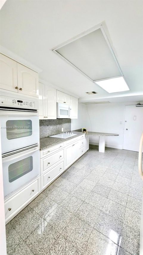 Tiny photo for Miami Beach, FL 33140 (MLS # A12026264)