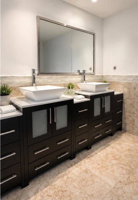 Tiny photo for Miami Beach, FL 33140 (MLS # A12026264)