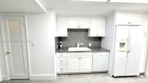 Tiny photo for Miami Beach, FL 33140 (MLS # A12026264)