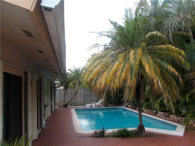 CARAVEL COUNTRY - Residential Lease