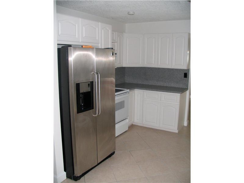 CARAVEL COUNTRY - Residential Lease