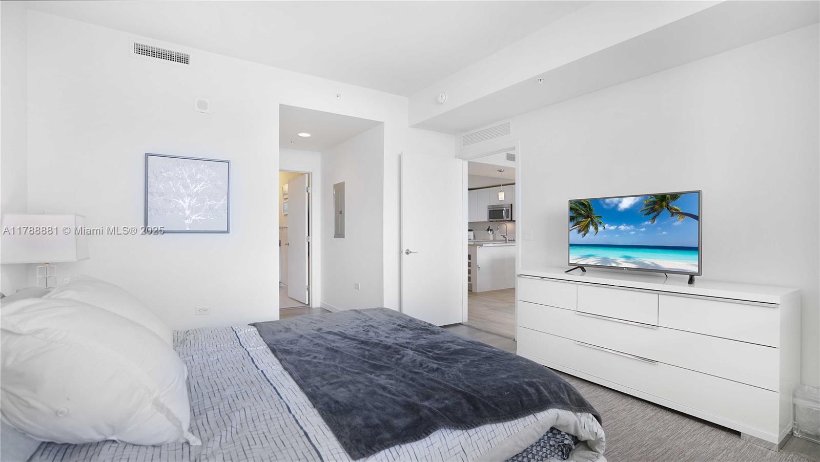 NINE AT MARY BRICKELL VILL - Residential