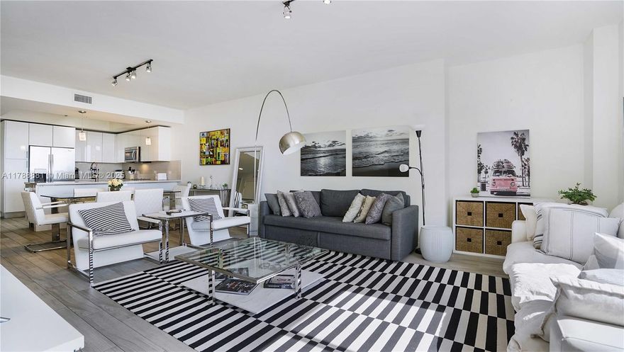 Tastefully decorated fully furnished unit at Nine also available for 6 month rentals. Very spacious and bright unit in the heart of Brickell. Amenities includes gym, bbq area, pool and much more.