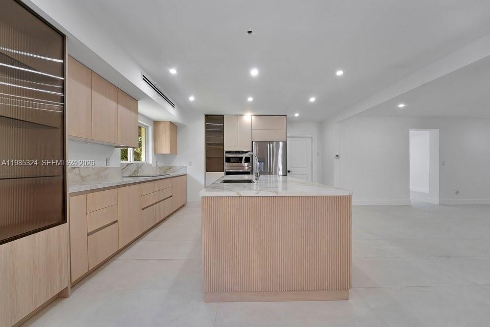 COUNTRY CLUB ESTATES UNIT - Residential