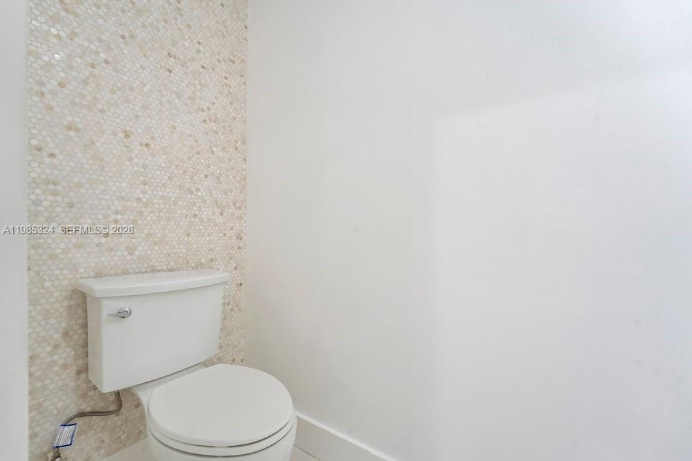 COUNTRY CLUB ESTATES UNIT - Residential