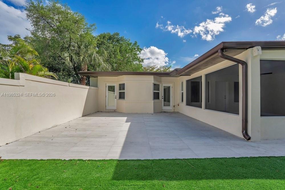 COUNTRY CLUB ESTATES UNIT - Residential