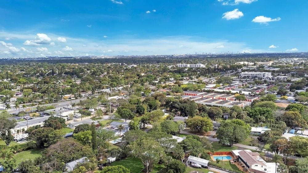 COUNTRY CLUB ESTATES UNIT - Residential