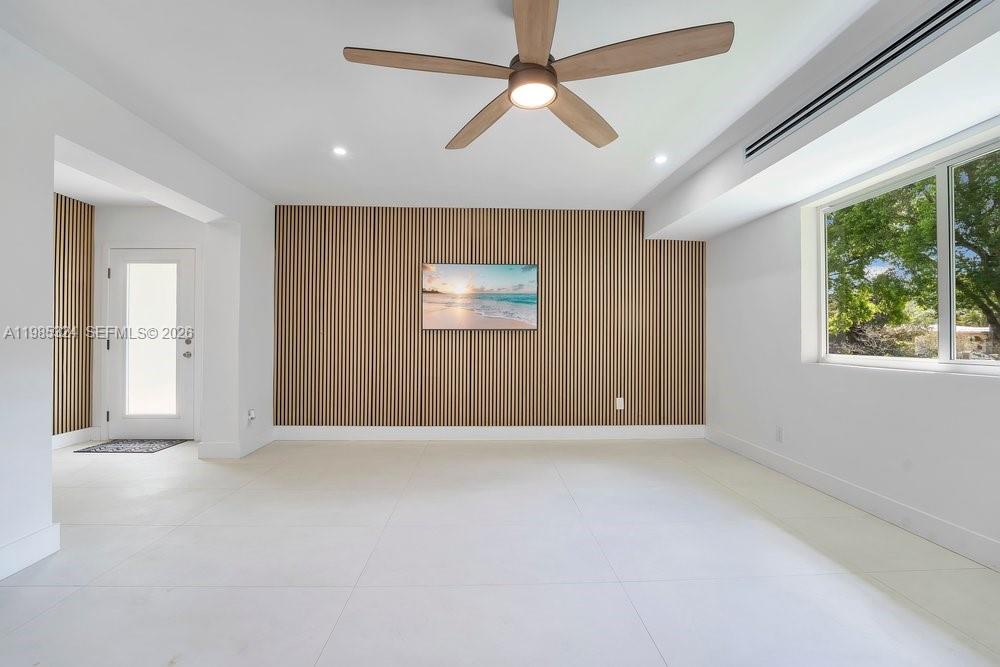 COUNTRY CLUB ESTATES UNIT - Residential