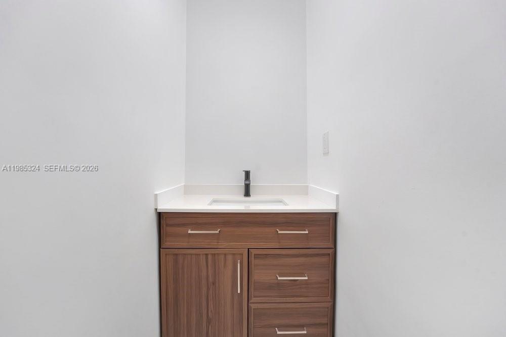 COUNTRY CLUB ESTATES UNIT - Residential