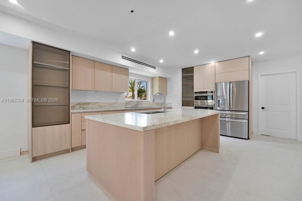 COUNTRY CLUB ESTATES UNIT - Residential