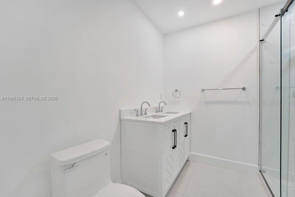 COUNTRY CLUB ESTATES UNIT - Residential