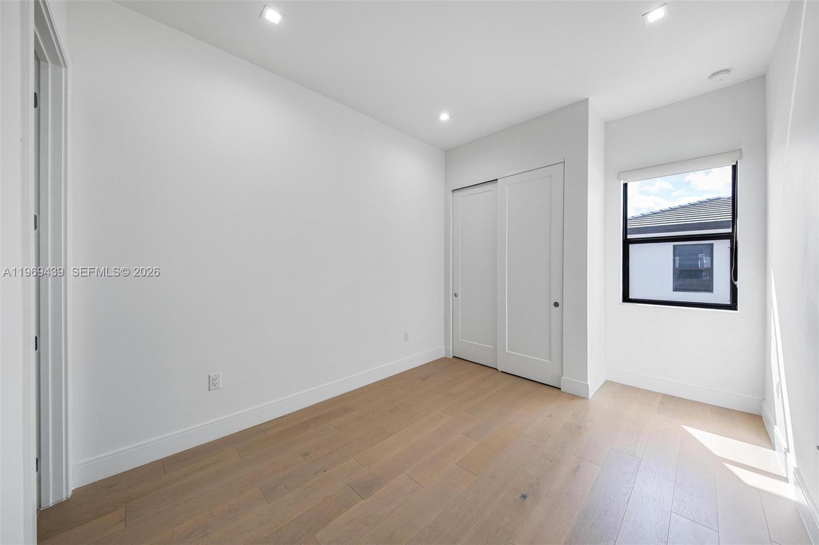 DOWNTOWN DORAL SOUTH PHAS - Residential