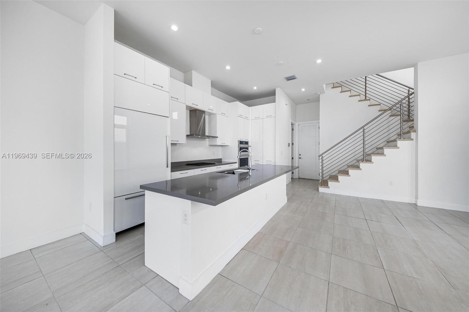 DOWNTOWN DORAL SOUTH PHAS - Residential