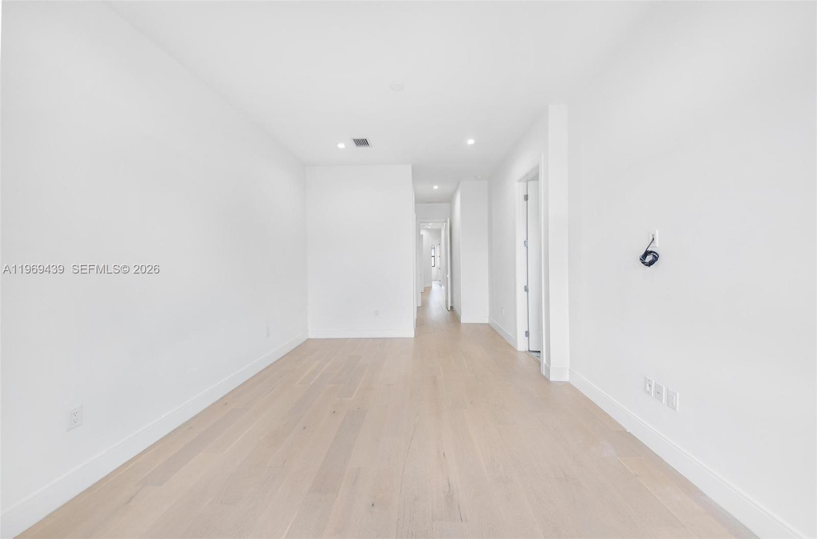 DOWNTOWN DORAL SOUTH PHAS - Residential