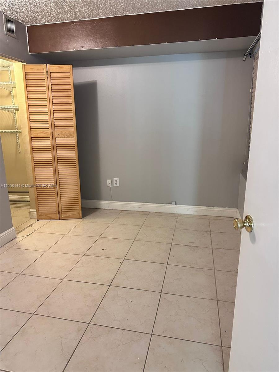 VERABELLA FALLS CONDO - Residential Lease