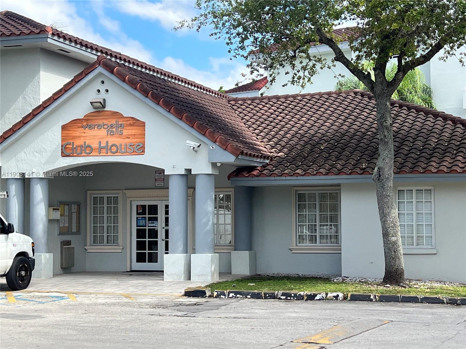 VERABELLA FALLS CONDO - Residential Lease