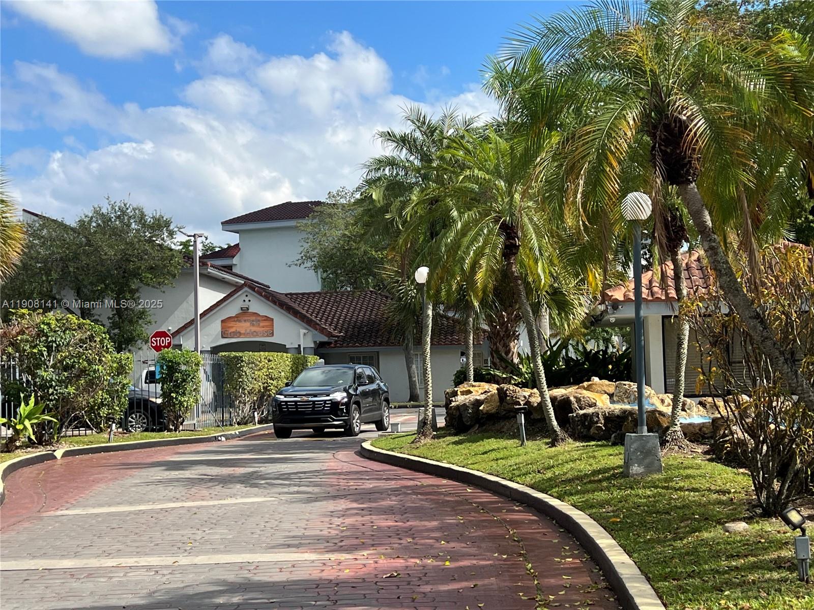 VERABELLA FALLS CONDO - Residential Lease