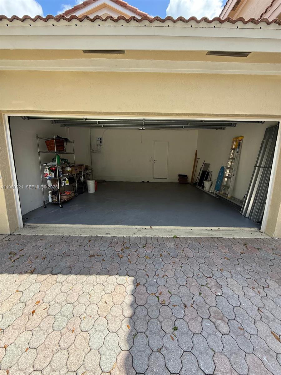 POD 1 AT MONARCH LAKES - Residential