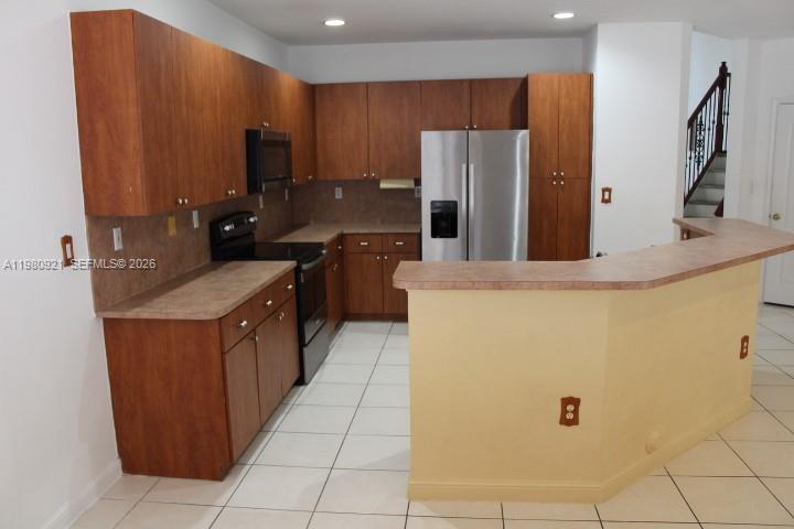 POD 1 AT MONARCH LAKES - Residential