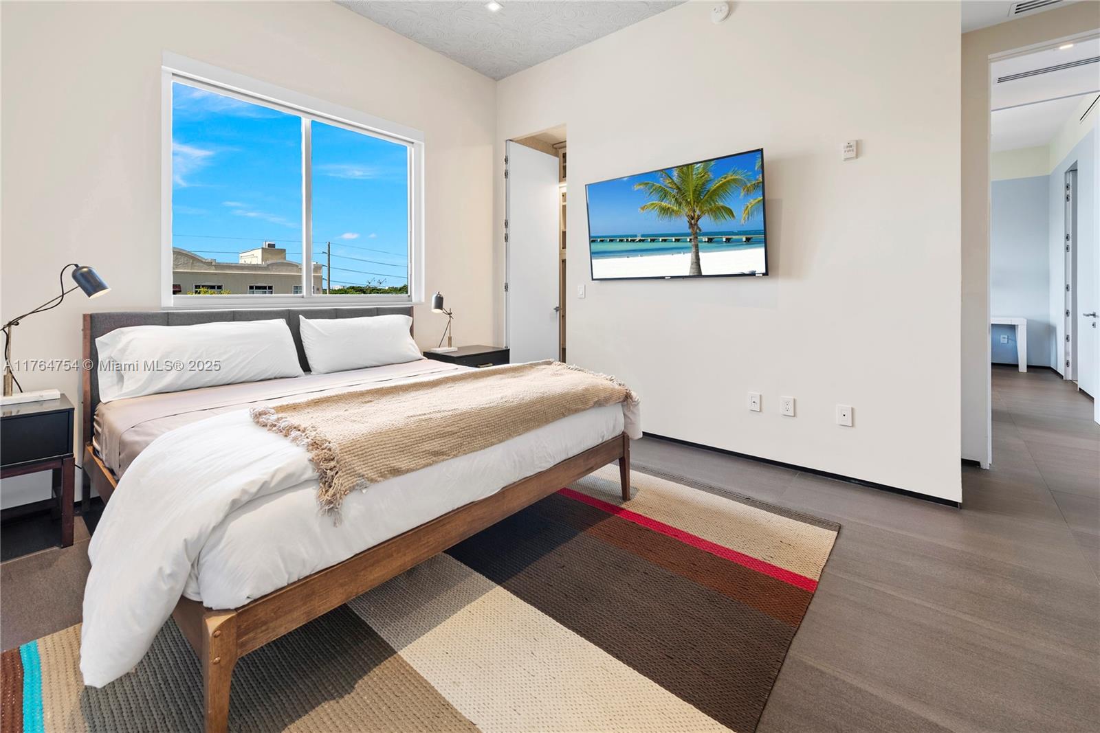 250 WYNWOOD CONDO - Residential