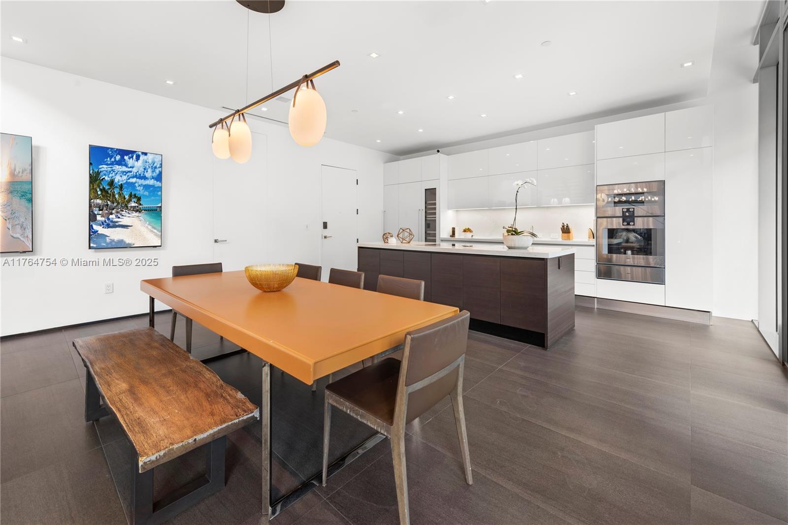 250 WYNWOOD CONDO - Residential