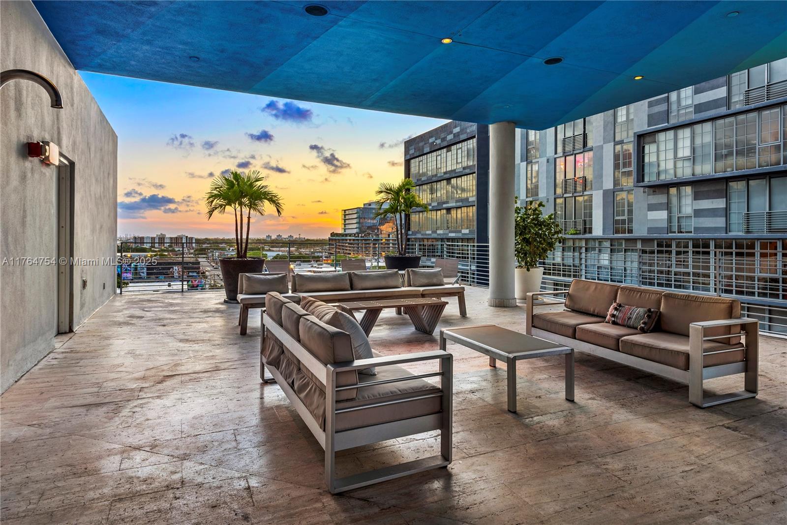 250 WYNWOOD CONDO - Residential