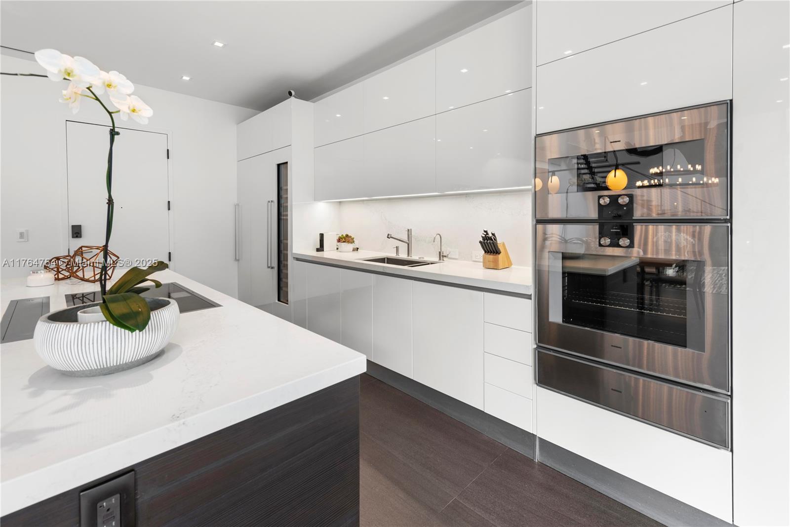 250 WYNWOOD CONDO - Residential