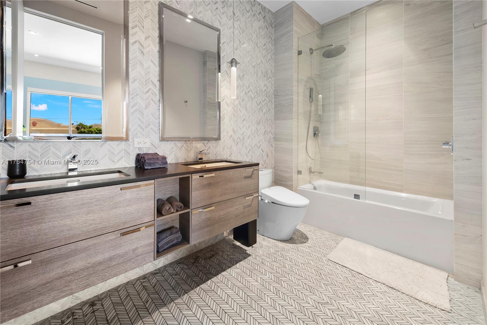 250 WYNWOOD CONDO - Residential
