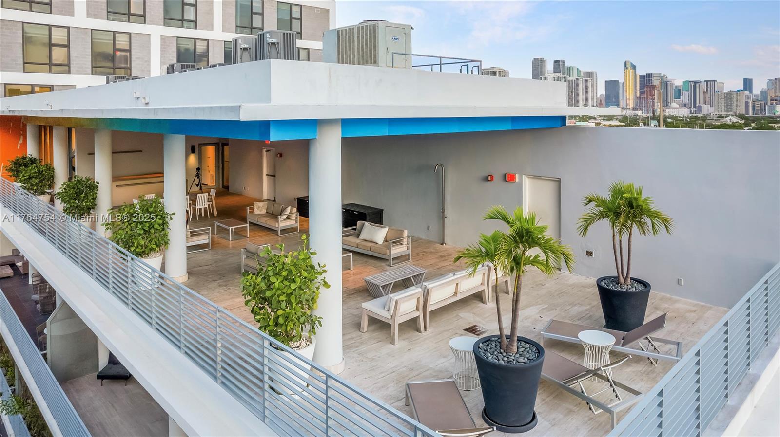 250 WYNWOOD CONDO - Residential