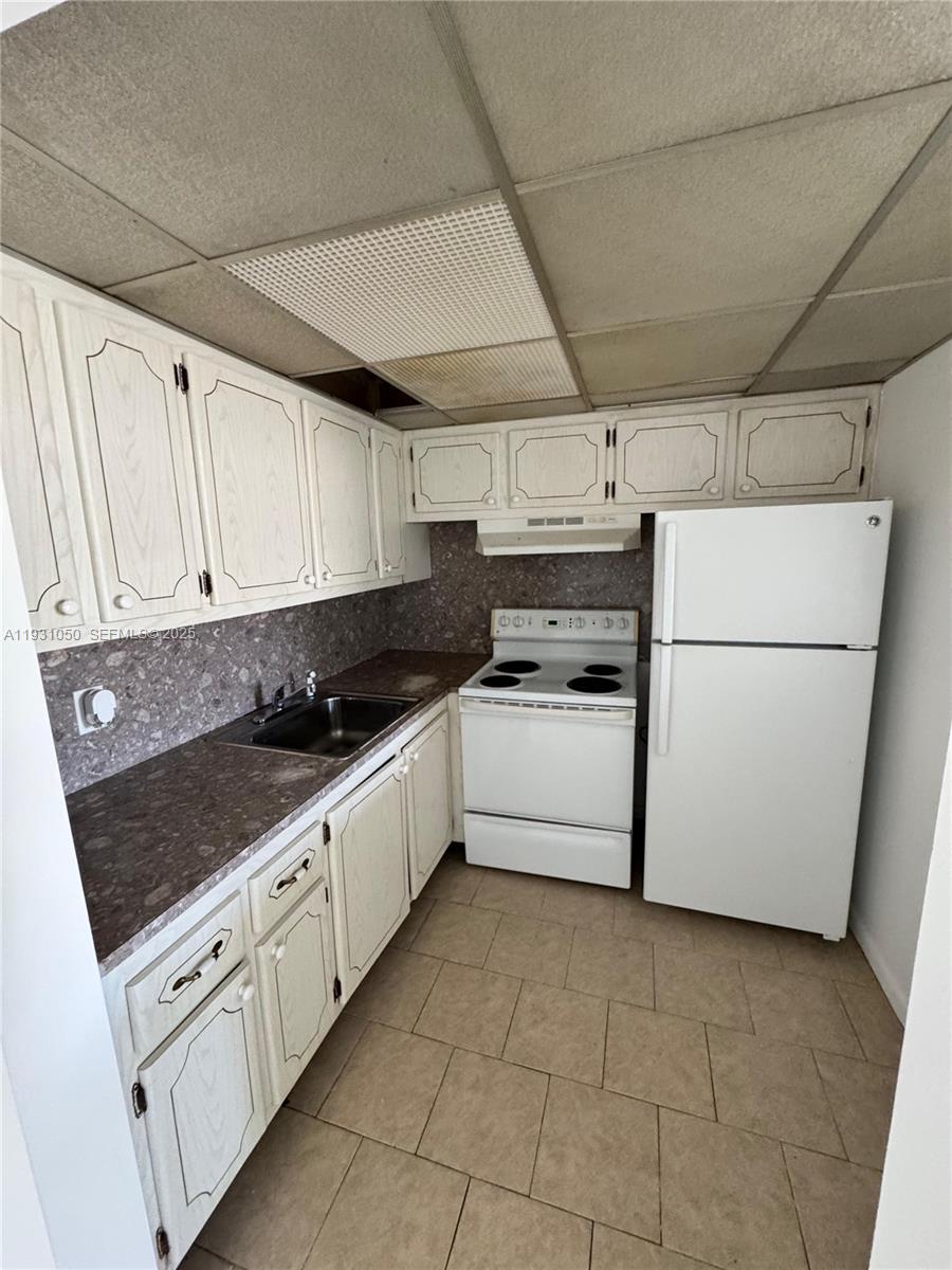 HASTINGS CONDOS - Residential